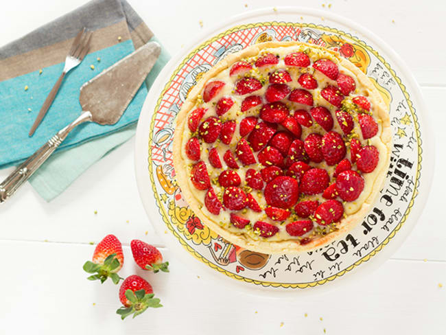 Tarte aux fraises, crème pâtissière et pistaches