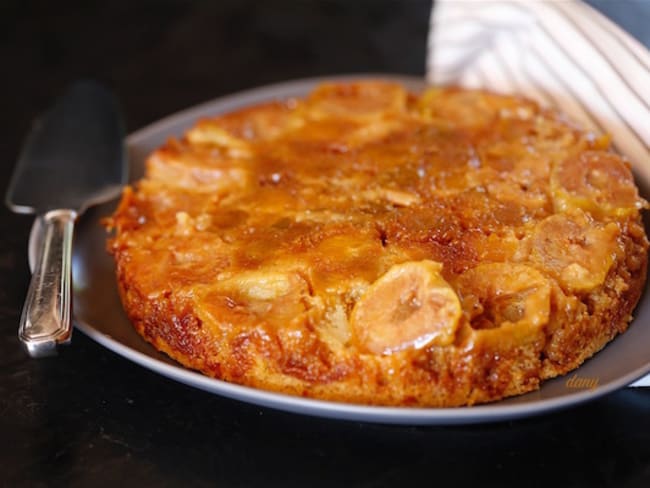 Gâteau à l'envers aux prunes et à l'huile d'olive