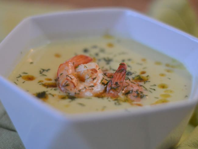 Velouté de chou-fleur au curry, crevettes sautées à l’ail