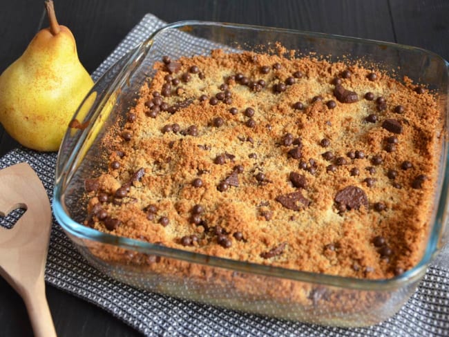 Crumble facile poire, chocolat et farine de châtaigne