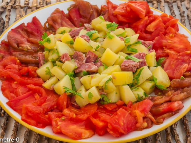 Salade de pommes de terre, tomates et jambonneau