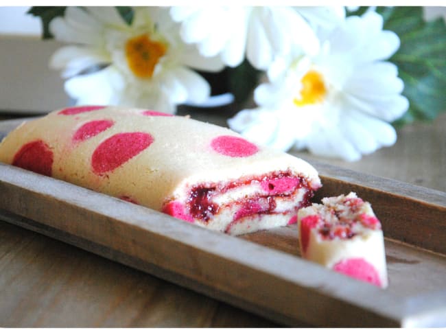 Gâteau roulé à la confiture de framboises