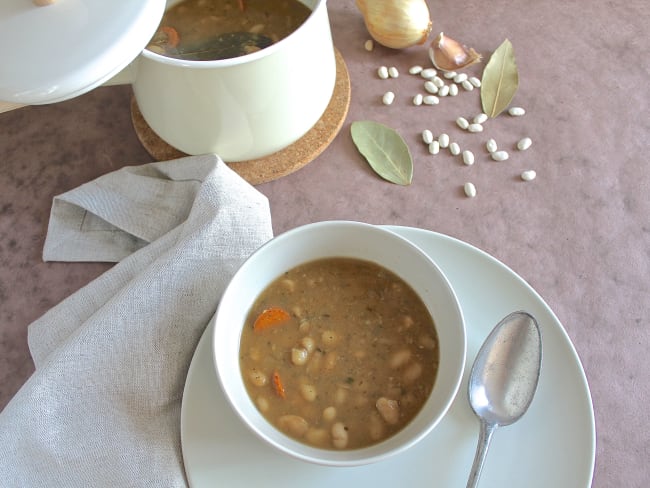 Fabada asturiana, soupe espagnole de haricots blancs et épices