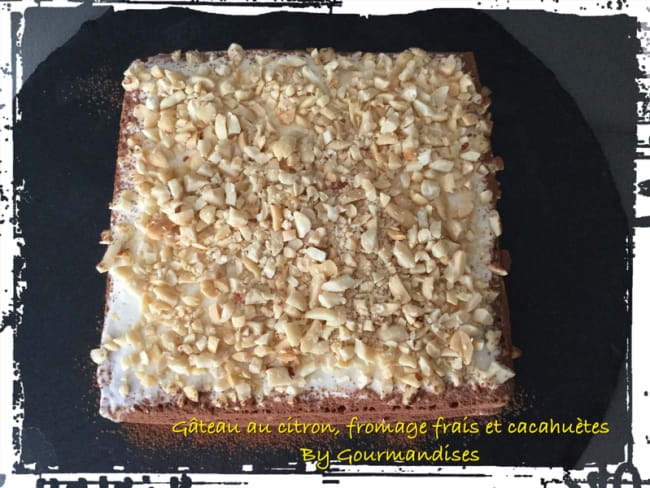 Gâteau au citron, fromage frais et cacahuètes