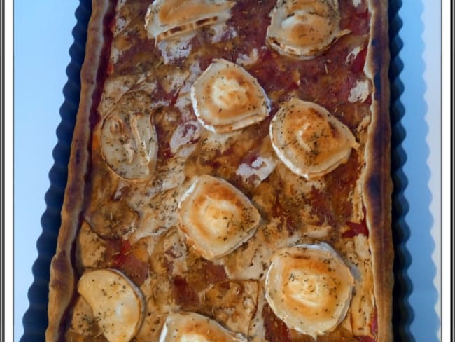 Tarte aubergine, chèvre et oignon