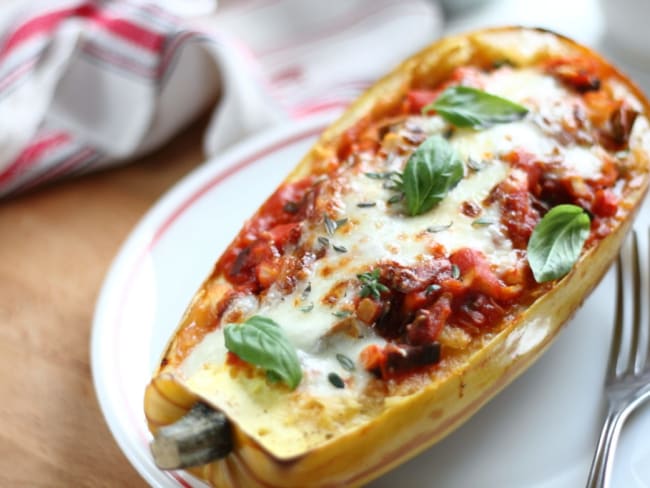 Courge spaghetti gratinée, sauce tomate aux légumes