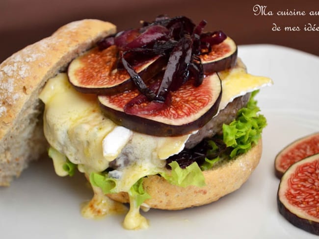 Burger aux figues, gorgonzola et oignons rouges confits