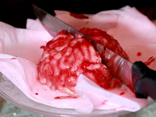 Halloween Brain Cake : un gâteau cerveau sanguinolent pour halloween