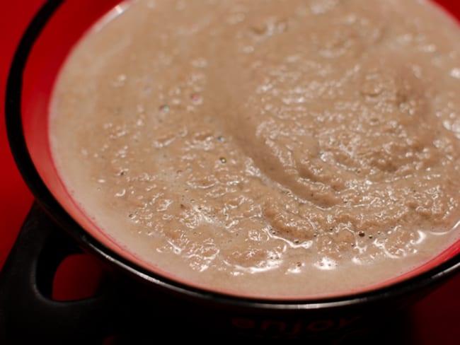 Soupe de champignons de Paris au brie