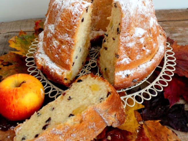 Kouglof aux pommes et aux raisins secs