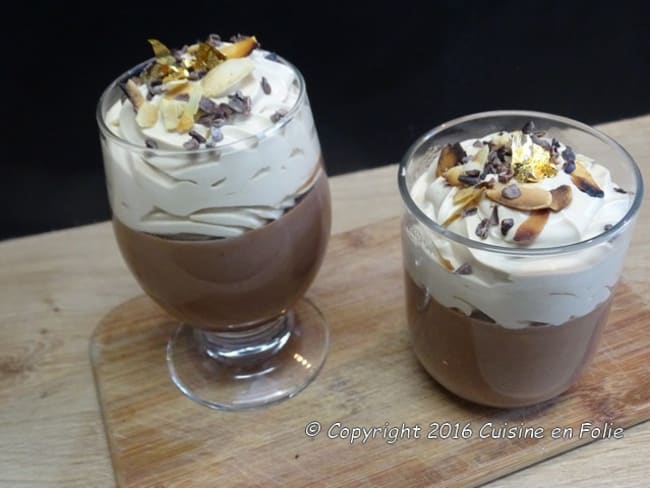 Crème liégeoise au chocolat et fève tonka, chantilly café, grué de cacao