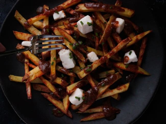 Poutine québécoise végane sauce champignons