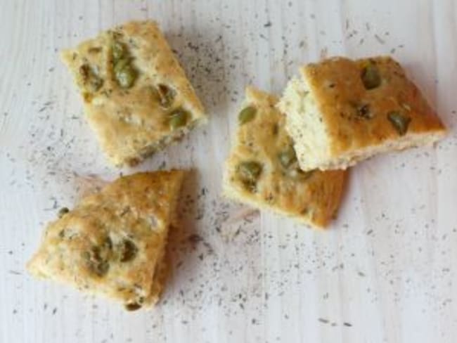 Focaccia aux olives vertes et herbes de Provence