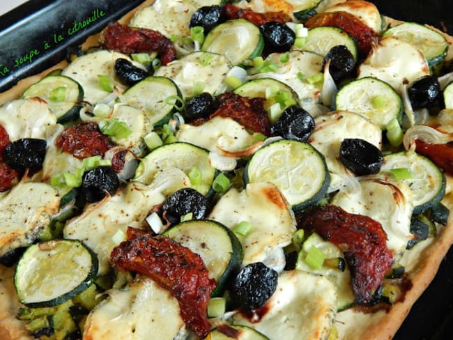 Pizza aux courgettes et au Sainte-Maure de Touraine selon Alain Ducasse