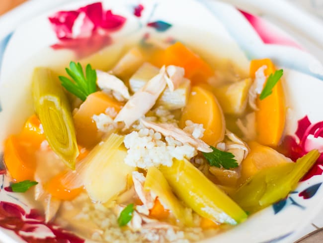 Bouillon de poulet aux légumes