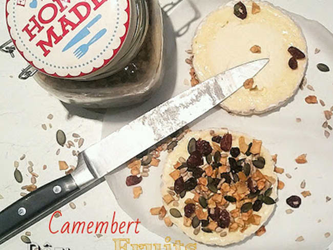 Camembert au lait cru rôti aux fruits secs