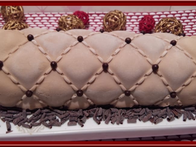 Bûche au chocolat et son Insert au crémeux de fruits de la passion