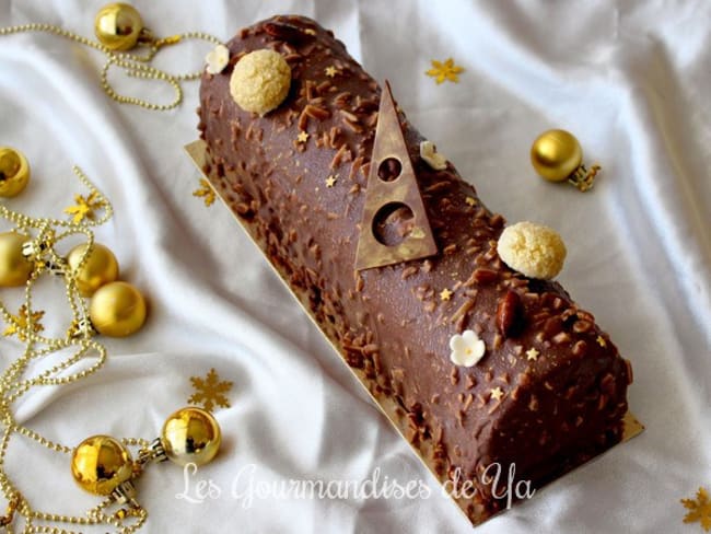 Bûche praliné, vanille et chocolat