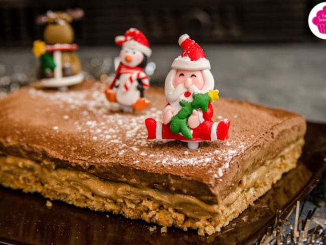 Dessert de Noël - Entremet au chocolat et praliné aux noisettes sur base biscuitée