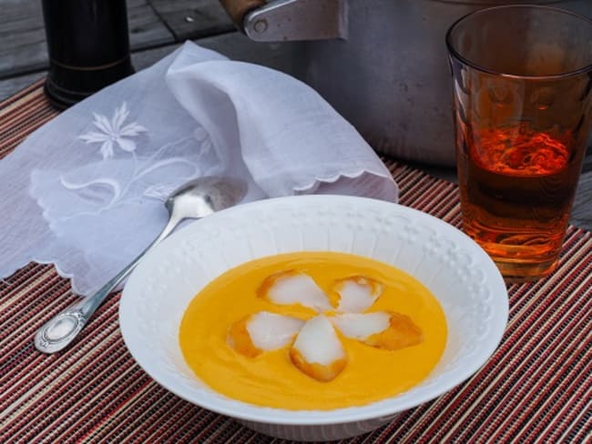 Velouté de pommes de terre carottes et oignons au haddock fumé