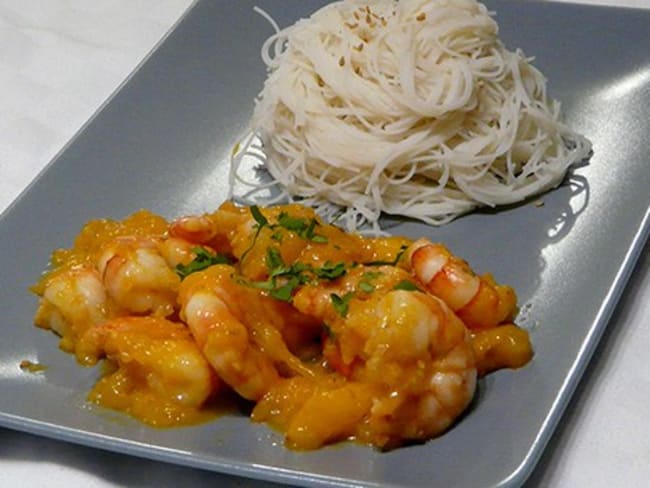 Crevettes à la mangue et vermicelles de riz