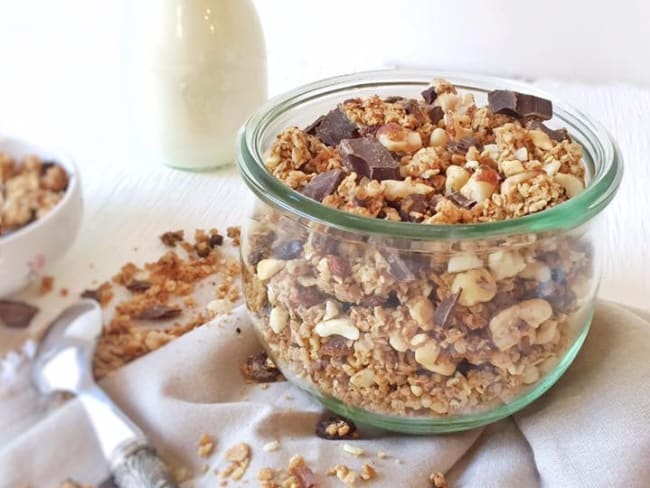 Granola aux noisettes et pépites de chocolat