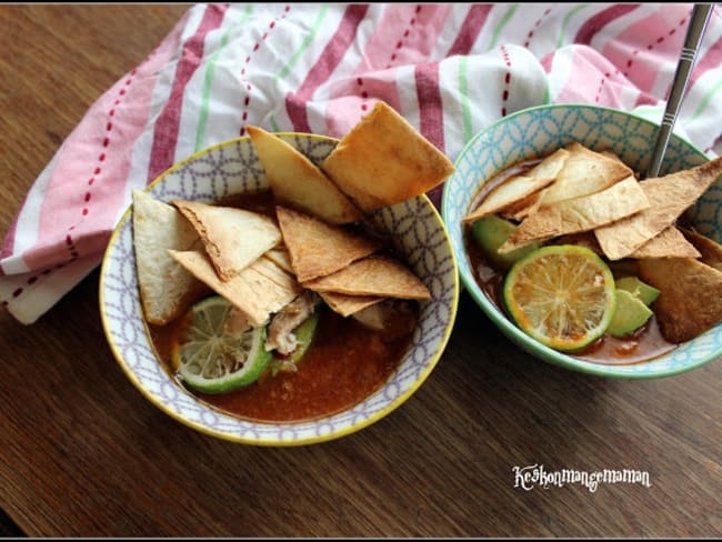 Sopa de lima mexicaine