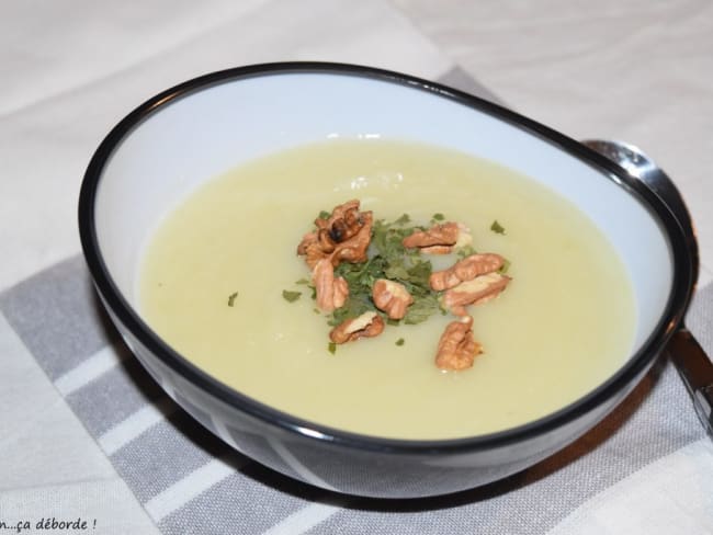 Velouté de chou blanc et noix