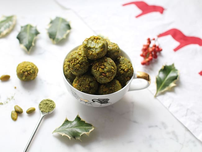 Truffes au chocolat blanc, thé matcha et pistaches [Pierre Hermé]