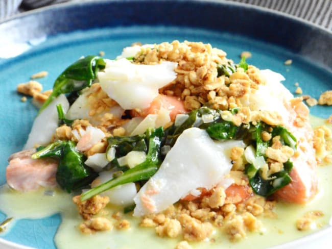 Duo de poissons en crumble et sauce à l’échalote au vin blanc