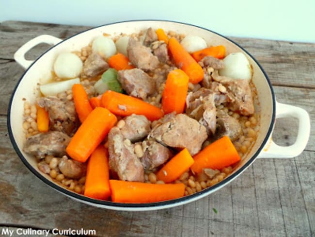 Sauté de porc, haricots coco, navets et carottes