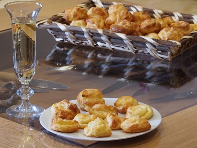 Gougères apéritives au fromage