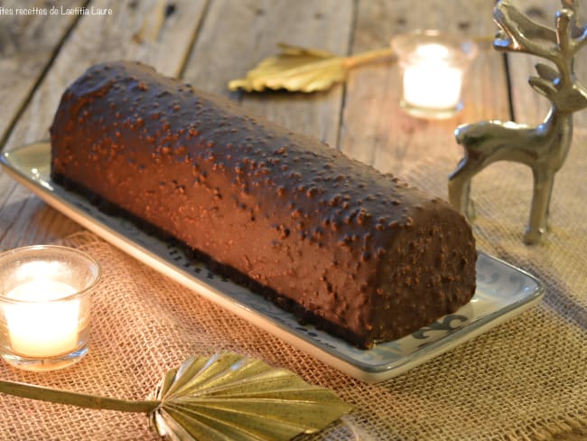 Bûche de Noël aux fruits exotiques et chocolat