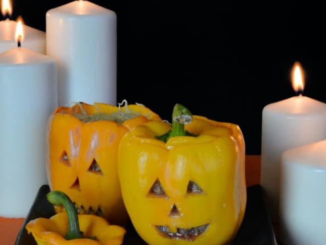 Poivrons farcis à la bolognaise pour le repas d'halloween