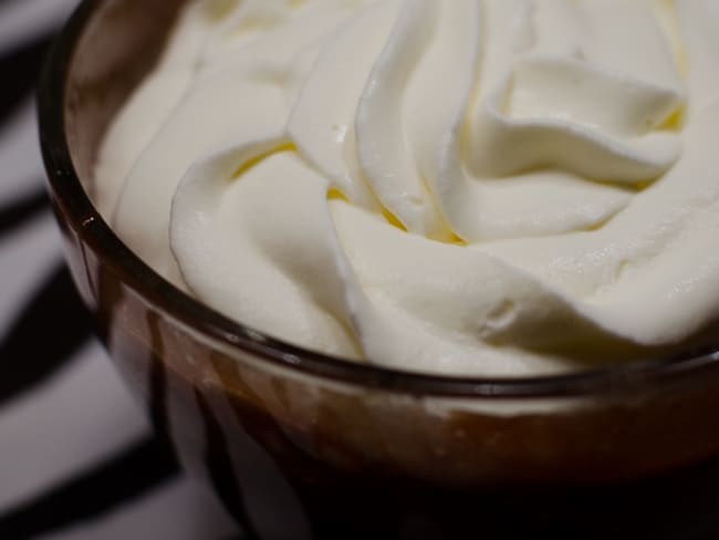 Mug cake à la Nutella et à la chantilly