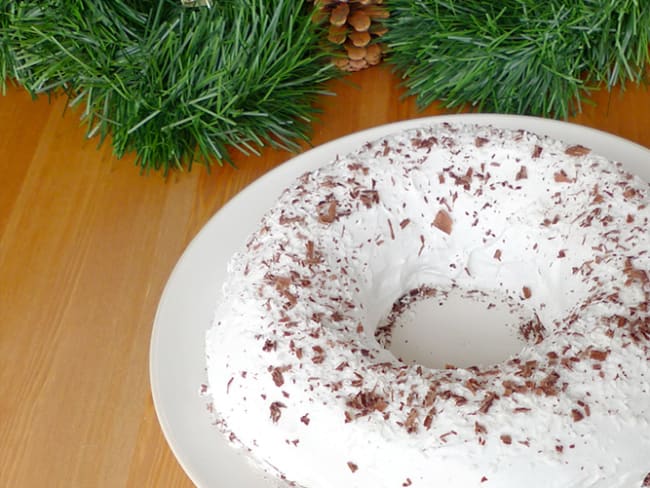 Couronne de Noël enneigée chocolat, ananas et coco