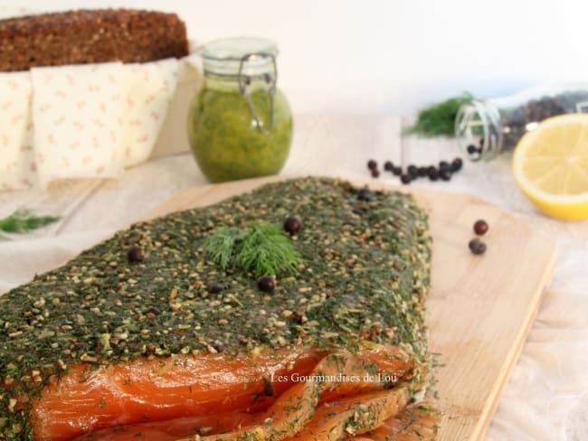 Saumon façon gravlax mariné au gin et au genièvre