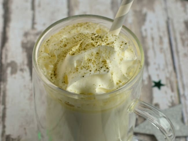 Chocolat blanc bien chaud au thé matcha