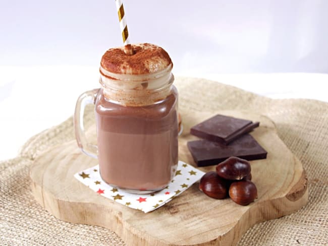 Le vrai chocolat chaud et chantilly aux marrons