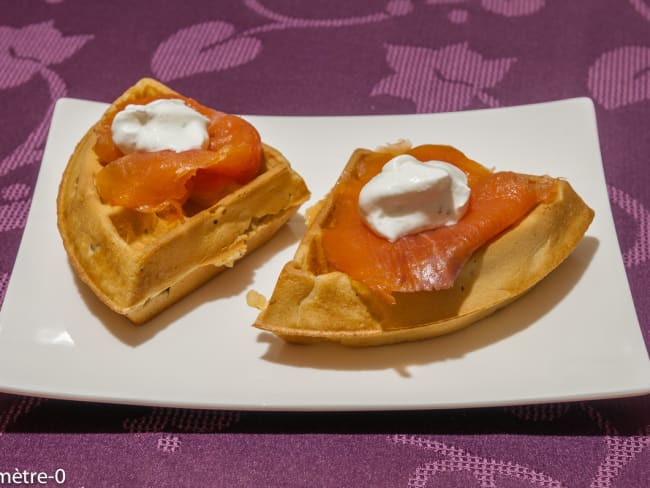 Gaufres à la truite fumée pour l'apéritif