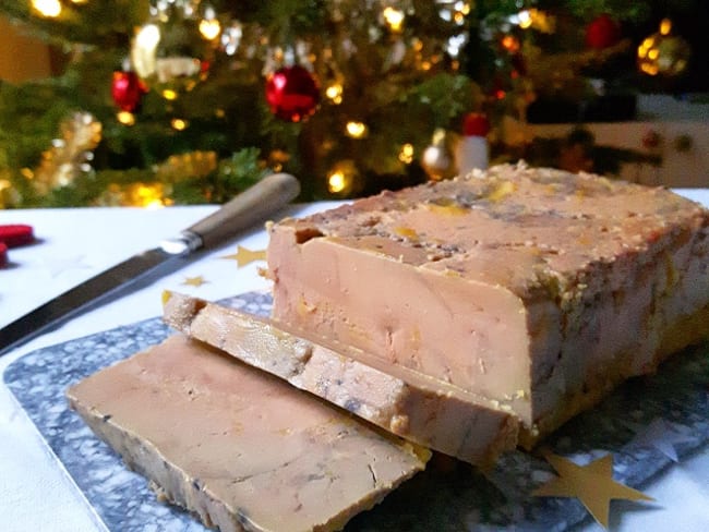 Foie gras maison à la fève tonka et au poivre de la Jamaïque