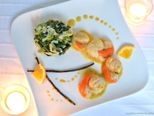 Noix de Saint Jacques à la vanille et à l'orange, et leur fondue de poireaux