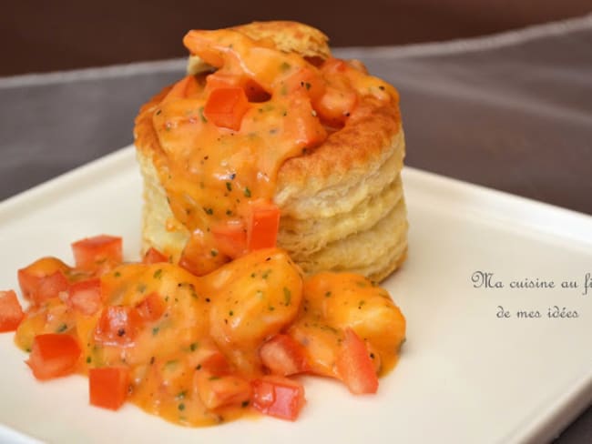 Vol-au-vent de crevettes, béchamel à la tomate et estragon