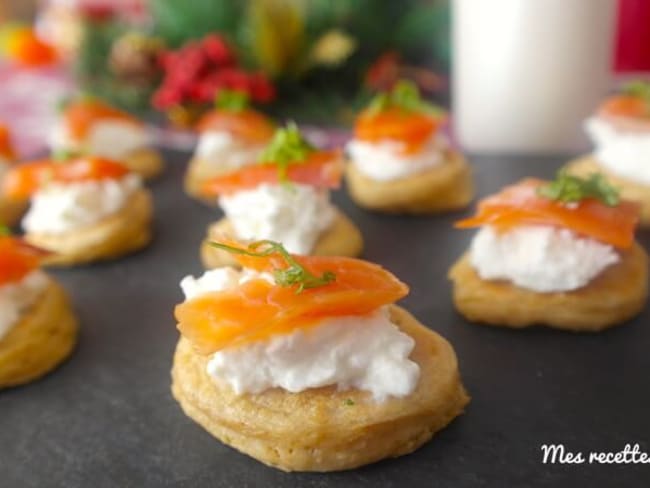 Blinis de truite fumée et chèvre frais