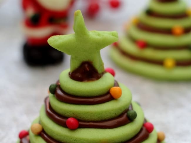 Sapin de Noël en petite piéce montée de biscuits