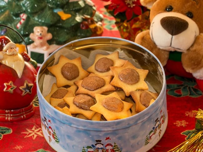 Étoiles de Noël soufflées au chocolat