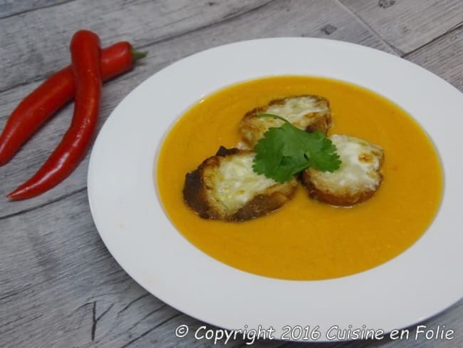 Velouté de patate douce, piment et fromage de chèvre Selles sur Cher