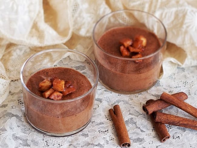 Mousse au chocolat aux pommes caramélisées