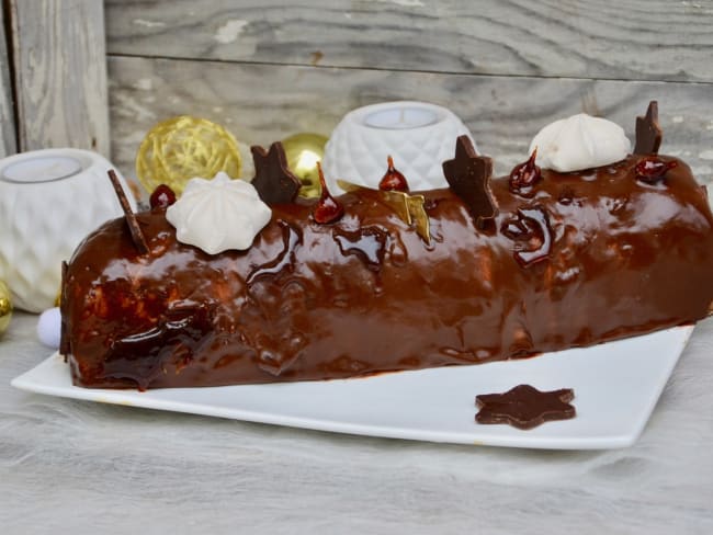 Bûche de réveillon chocolat noisettes