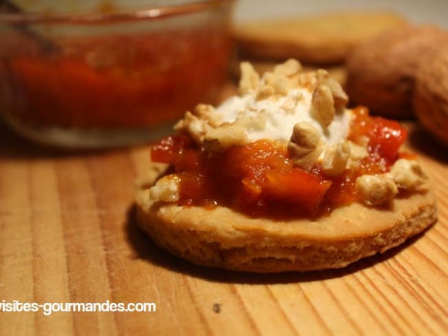 Sablés, confiture poivron, chévre et noix